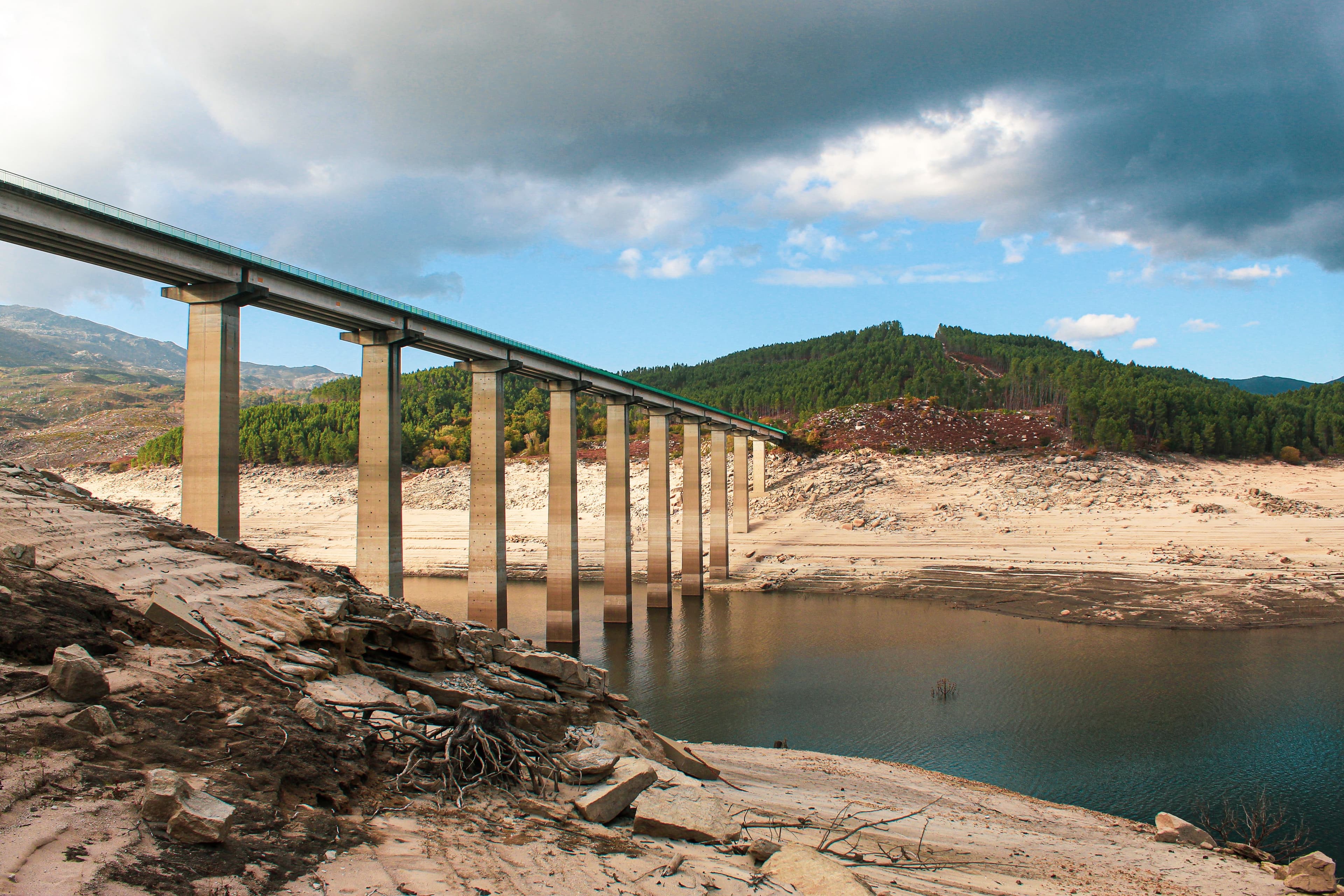 Bridge crossing a reservoir in a highway corridor